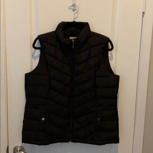 Black puffy vest